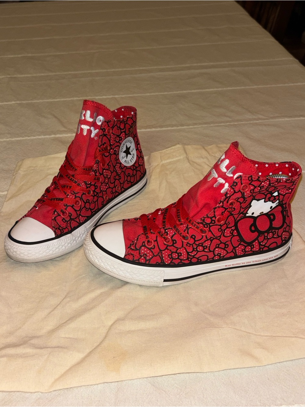 RARE - Hello Kitty ‘Bow Print’ x Converse Chuck Taylor All Star high top sneaker